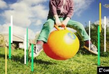 بتكوين يعاود الصعود فوق 65 ألف دولار بعد تذبذب حاد محا 700 مليون دولار في آسيا