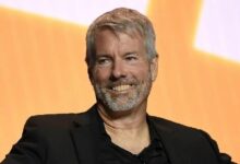 إلى أي مستوى قد يهبط البيتكوين قبل إفلاس مايكل سايلور واستراتيجيته؟ الرقم 8000 دولار تم تداوله، ولكن المستوى الحقيقي قد يكون مختلفًا