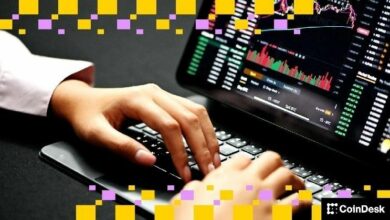 بتكوين تتأرجح حول 68 ألف دولار.. انخفاض للإيثريوم ودوجكوين بفعل مخاوف التعريفات الجمركية