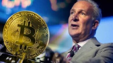 مناظرة كبرى بين بيتر شيف المدافع عن الذهب وأنتوني بومبلينو الصاعد بالبيتكوين: آراؤهم وتوقعاتهم