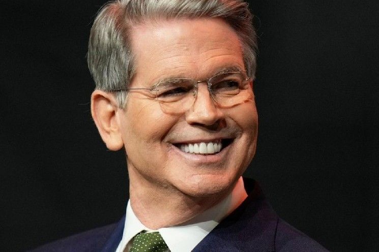 وزير الخزانة الأمريكي سكوت بيسنت يناقش مصير 134 مليار دولار من الإيرادات بعد تعليق التعريفات الجمركية