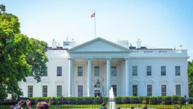 البيت الأبيض يستضيف اجتماعه الثاني حول العملات المستقرة مع البنوك ومجموعات التشفير غدًا