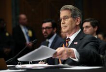 مسؤول الخزانة الأمريكية بيسنت ينتقد "العدميِّين" في قطاع العملات الرقمية لمقاومتهم مشروع قانون هيكلة السوق