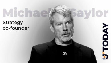 البيتكوين كـ"ملاذ أخير"؟ مايكل سايلور يؤكد موقفه بينما يلامس سعر BTC 69,200 دولار مع انهيار الذهب والفضة