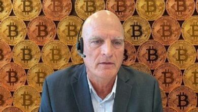 محلل بلومبيرج مايك ماكجلون: فقاعة العملات الرقمية انفجرت والذهب والفضة أصبحا أصولاً عالية المخاطرة
