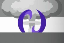 مستخدمو نوبيتكس يهرعون للخروج بعد أن أسقطت الضربات الجوية على طهران العملة الإيرانية