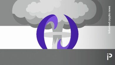 مستخدمو نوبيتكس يهرعون للخروج بعد أن أسقطت الضربات الجوية على طهران العملة الإيرانية