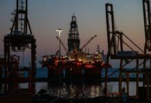 ما الذي يعنيه ارتفاع سعر النفط إلى 100 دولار لشبكة البيتكوين؟