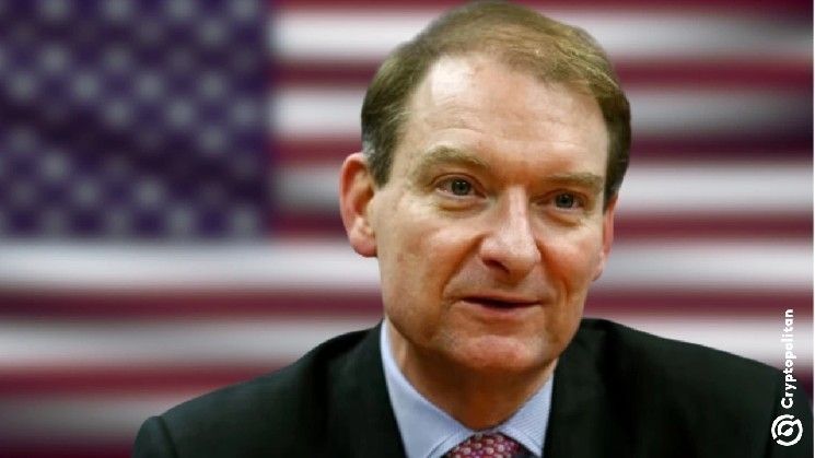 رئيس هيئة الأوراق المالية الأمريكية يشير إلى إعادة ضبط قواعد العملات الرقمية مع استقرار البيتكوين قرب 67,000 دولار