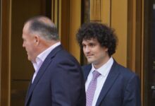 النيابة تثير شكوكًا حول مراسلات سام بانكمان-فريد من السجن في طلب إعادة المحاكمة