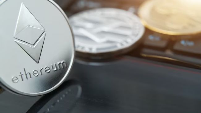 سعر الإيثيريوم يتربّع قرب مقاومة حاسمة: اختراقها قد يشعل انفجارًا صاعدًا