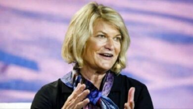 سيناتور لوميس: فتح حساب رئيسي لكراكن يُمهد لاعتماد البيتكوين في البنوك