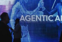 فيزا وكوينبيز مستعدتان لعصر وكلاء الذكاء الاصطناعي.. كل منهما تبني إنترنت مختلفًا