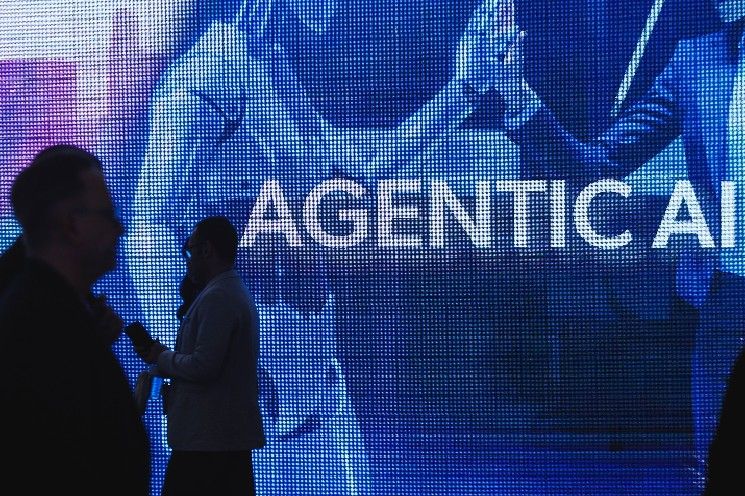 فيزا وكوينبيز مستعدتان لعصر وكلاء الذكاء الاصطناعي.. كل منهما تبني إنترنت مختلفًا