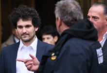 والدا سام بانكمان-فريد يؤكدان لـCNN: لا خسائر لأموال العملاء.. دائنو FTX يختلفون