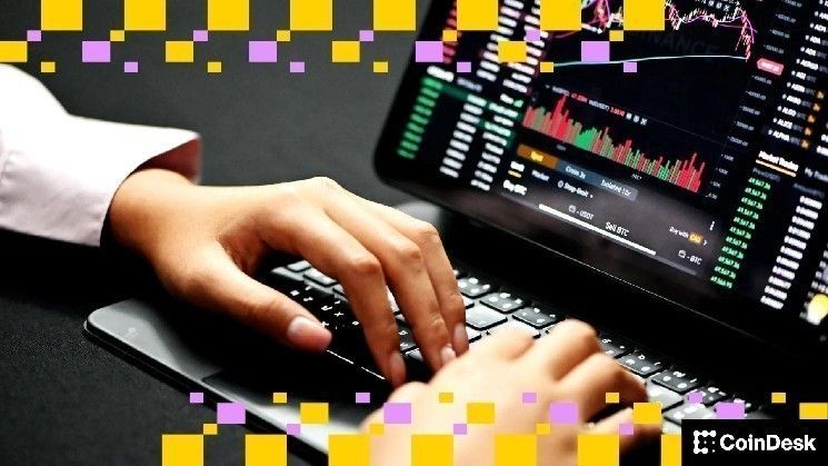 بيتكوين يهبط تحت 66 ألف دولار والعقود الآجلة للأمريكية تنزف مع تصاعد التوتر الإيراني