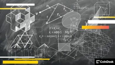 تريليون دولار يتدفق على صناديق البيتكوين ETF والسعر ثابت.. محلل يكشف السبب