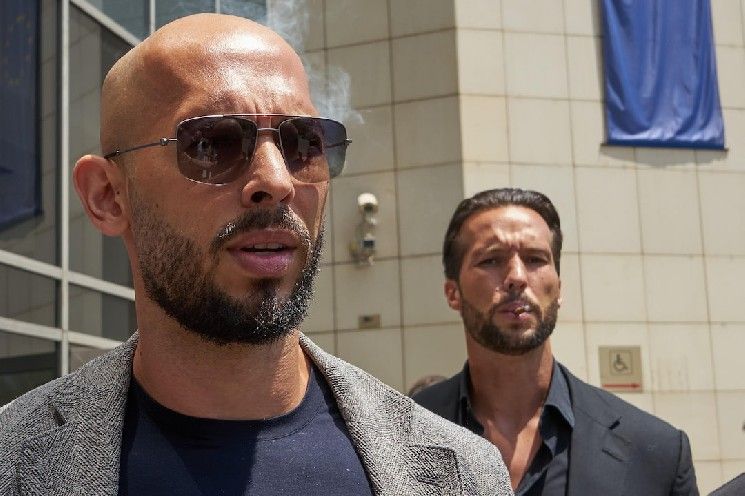 أندرو تيت يخسر 286 ألف دولار في صفقات البيع الآجل للبتكوين على النفط