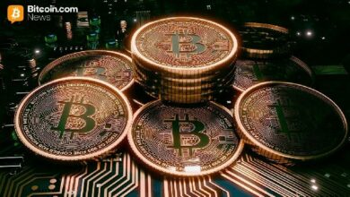 انخفاض صعوبة التعدين على الأبواب: عمال البيتكوين يلتقطون الأنفاس رغم تراجع الإيرادات