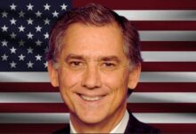 مواجهة عوائد الستيبلكوين قد تهز أسواق العملات الرقمية مع ضغط النائب فرينش هيل في مجلس الشيوخ