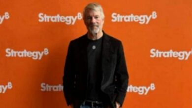 مايكل سايلور يؤكد شراء البيتكوين بينما تتجاوز حيازة مايكروستراتيجي 720 ألف عملة بيتكوين