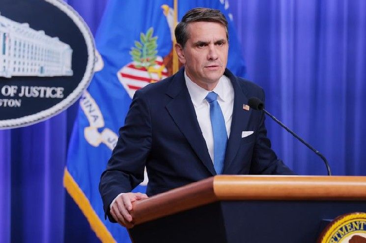 تود بلانش مؤلف مذكرة إنفاذ قوانين التشفير في وزارة العدل يشغل منصب النائب العام بالإنابة