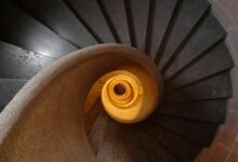 خبير يحذر: انهيار البيتكوين إلى 10,000 دولار يظل محتملاً ما لم تستعيد الأسعار مستوى 75,000 دولار