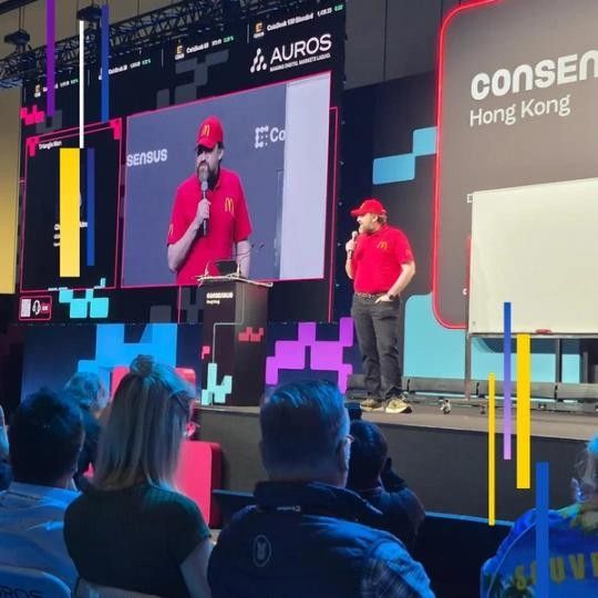 تشارلز هوسكينسون يحذر من "تسليع" قانون CLARITY من قبل المشرعين المستقبليين