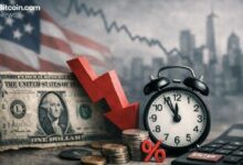 تحذير شيف: انهيار مصداقية الدولار قد يُسبب ارتفاع الفائدة وأزمة ديون وركود اقتصادي