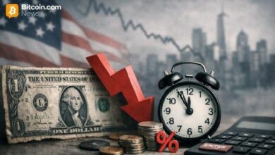 تحذير شيف: انهيار مصداقية الدولار قد يُسبب ارتفاع الفائدة وأزمة ديون وركود اقتصادي