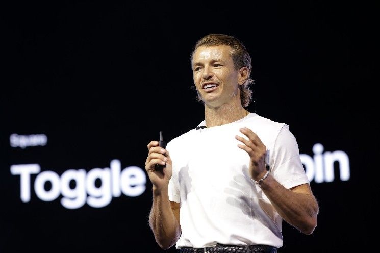 بلوك (XYZ) مايلز سوتر يدعو لاعتماد بيتكوين كـ"نقود يومية" في مؤتمر بيتكوين 2026