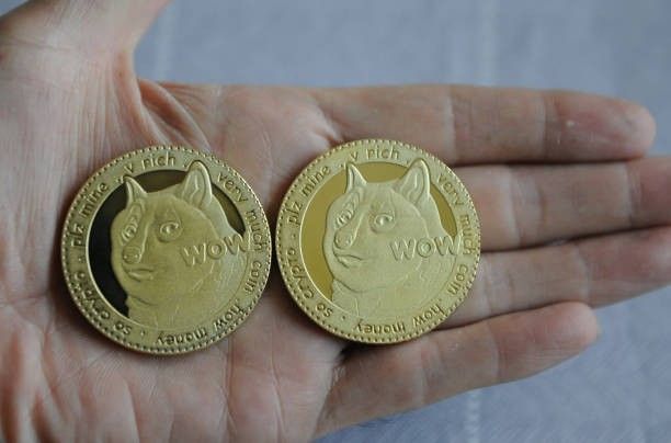 اقتراب انتهاء ضغط دوجكوين: حركة كبيرة تُحضّر في أي اتجاه