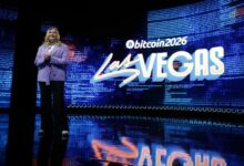 السيناتور لوميس تضع الكونغرس تحت ضغط زمني وتتعهد بدفع قانون الوضوح المتعثر في مايو