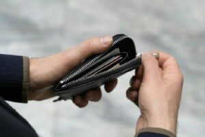 زونداكريبتو تحت المجهر: رئيس وزراء بولندا يربط البورصة بمحاولات التأثير على التشريعات