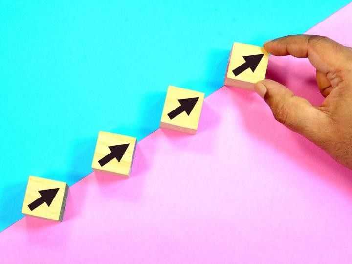 بيتكوين تستعيد مستوى 69 ألف دولار مع مفاوضات وقف إطلاق النار وضغط على المراكز القصيرة في العملات الرقمية