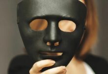 محتالو العملات الرقمية يسرقون 1.24 مليون دولار من ضحيتين في هونغ كونغ