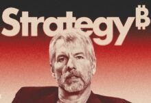 مايكل سايلور يكشف العيب القاتل في حجة بيتر شيف ضد البيتكوين