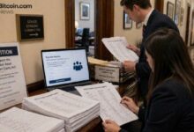 مع "Stand With Crypto" نداء عاجل لمجلس الشيوخ لإقرار قانون الوضوح (CLARITY Act)