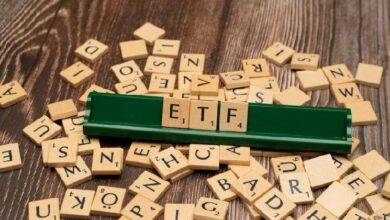 صناديق Bitcoin ETFs تجذب 2 مليار دولار في 8 أيام مع بدء المضاربين على المدى القصير بيعًا هادئًا