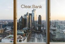 كلير بنك تحصل على موافقة MiCA وتستهدف عملات ستايبلكوين يورو ودولار سيركل للعملاء المؤسسيين