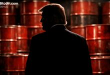 عقود النفط الخام (WTI) تقفز 2.7% عقب تهديد ترامب لإيران.. وبيتكوين تلامس حاجز 69 ألف دولار