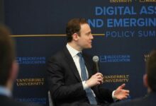 قاضٍ اتحادي يمنع ولاية أريزونا من توجيه اتهامات جنائية ضد منصة كالشي للتداول