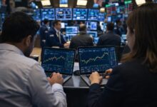 دوجكوين يستعيد 0.1100 دولار: هل يستطيع المضاربون على الصعود إشعال موجة صعودية جديدة قريبًا؟