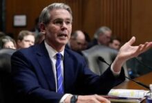 سكوت بيسنت يحذر من ثغرات التصنيع الأمريكي في منتدى ريغان، ويربط المرونة الاقتصادية باستراتيجية الأصول الرقمية