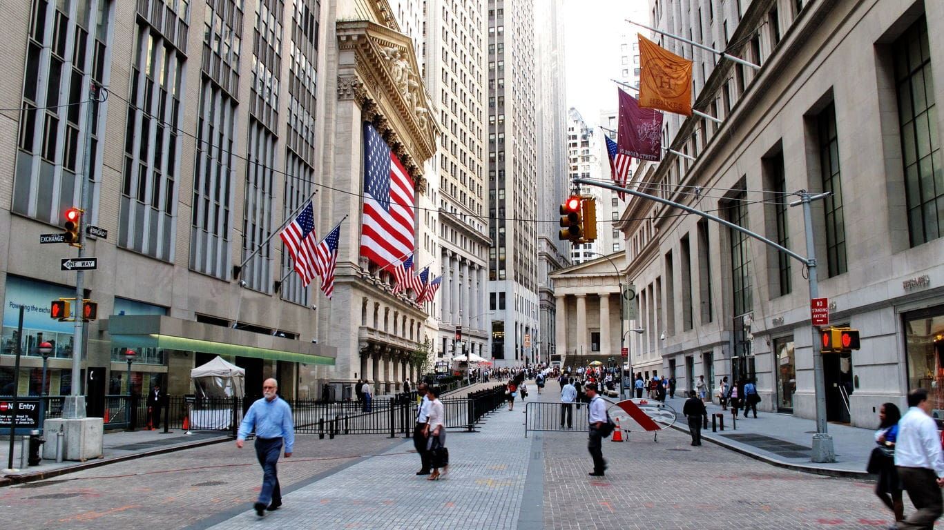 تراجع مؤشر S&P 500 عن أعلى مستوياته القياسي مع انتعاش أسعار النفط