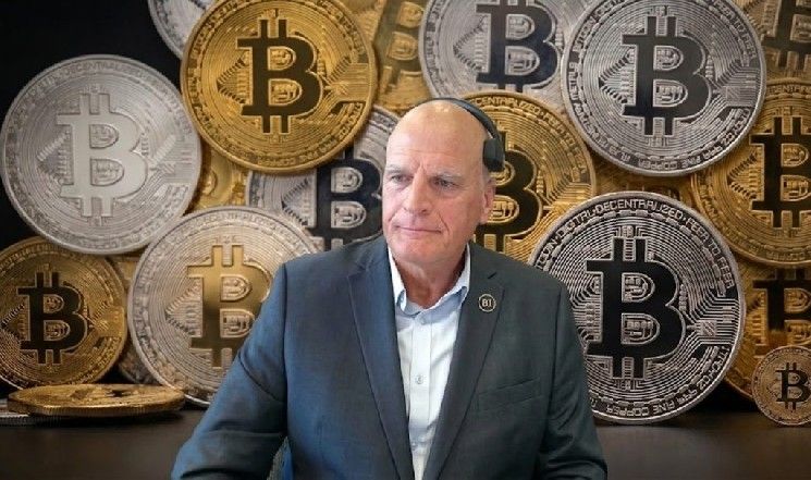 بيتكوين تنهار؛ المحلل الأسطوري في بلومبرغ مايك ماكغلون يقيم الوضع الحالي
