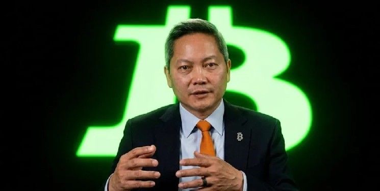 الرئيس التنفيذي لـ"استراتيجي" يشرح سبب بيع البيتكوين: "أؤمن بالرياضيات وليس بالأيديولوجيا"