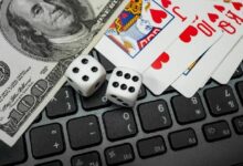 لماذا تتفاءل أسواق التوقعات بتقنين العملات المشفرة بينما تتشائم وول ستريت بشأن الاقتصاد؟