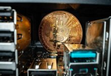 توقعات سعر البيتكوين: البيتكوين يتمسك بمنطقة 75 ألف دولار الحاسمة بينما يستهدف الثوار 90 ألف دولار