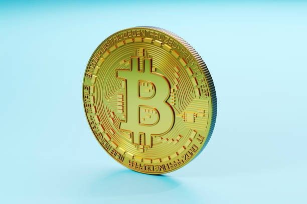 محلل يتوقع انخفاض سعر البيتكوين إلى 52,000 دولار بعد تشكيل نموذج الرأس والكتفين